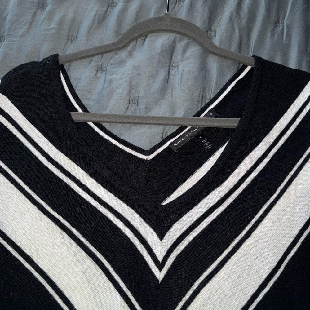 WHITE HOUSE BLACK MARKET striped v-neck half sleeve sweater, women’s medium - Picture 4 of 7